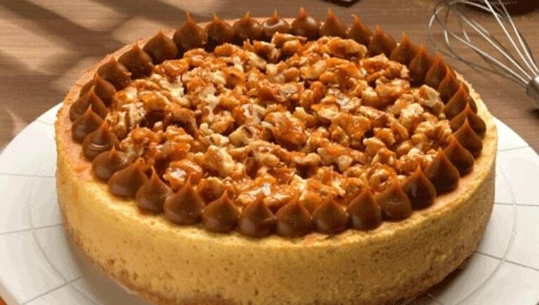 Tarta de Dulce de Leche con Nueces Caramelizadas